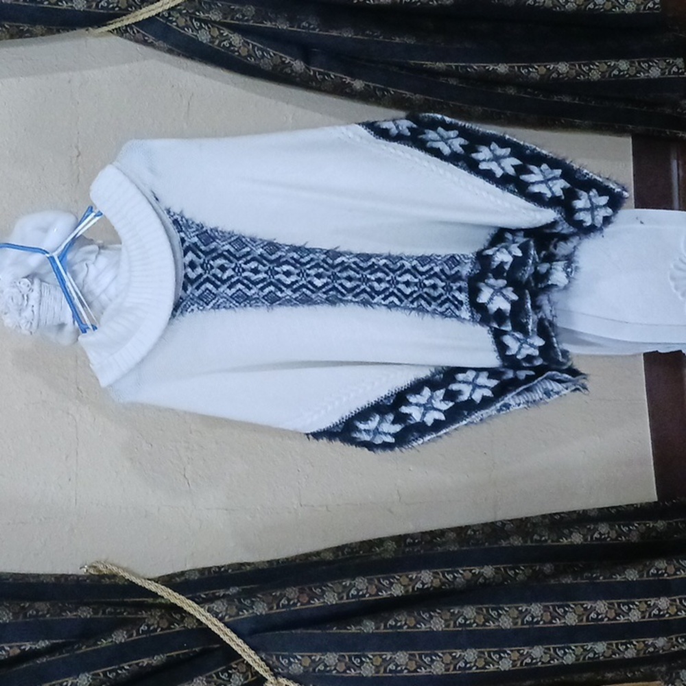 Sweater shawl